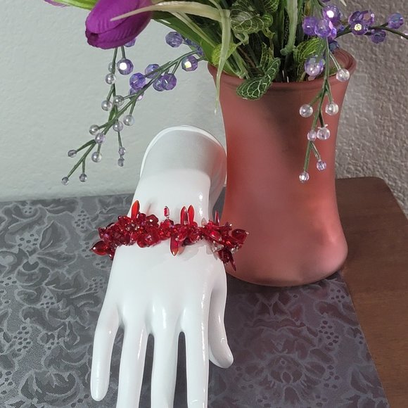 Unique Siri Chunky Red Crystal Red Corral Bracelet with 925 Silver - Picture 3 of 11